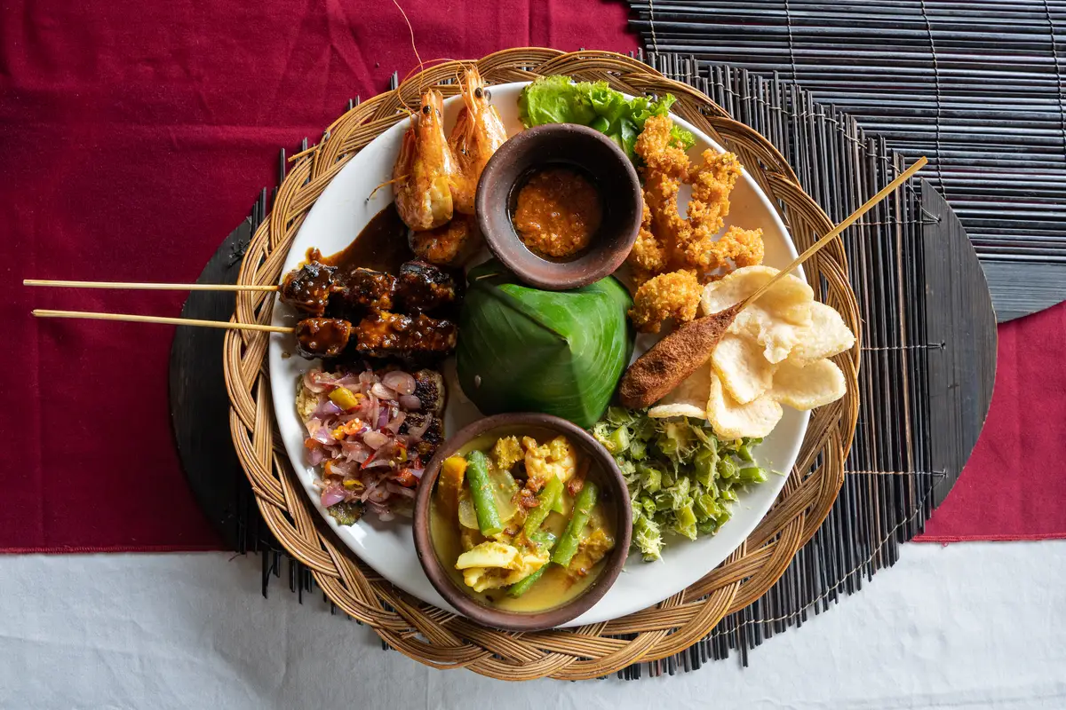 Best Dining Spots Around Borobudur for International Travelers