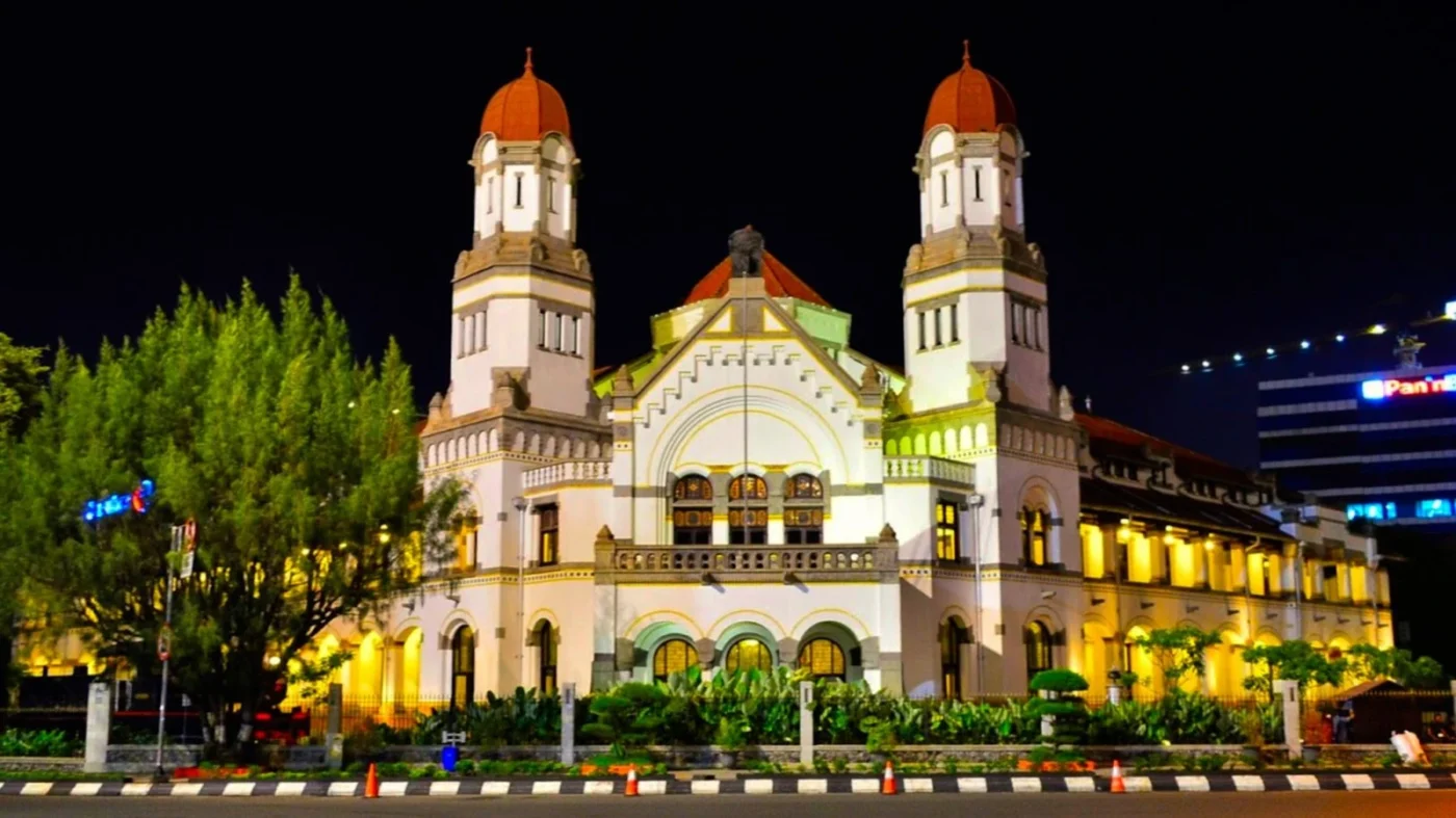 Discover the Mysteries of Lawang Sewu Ghost Tour with Trevminusantara